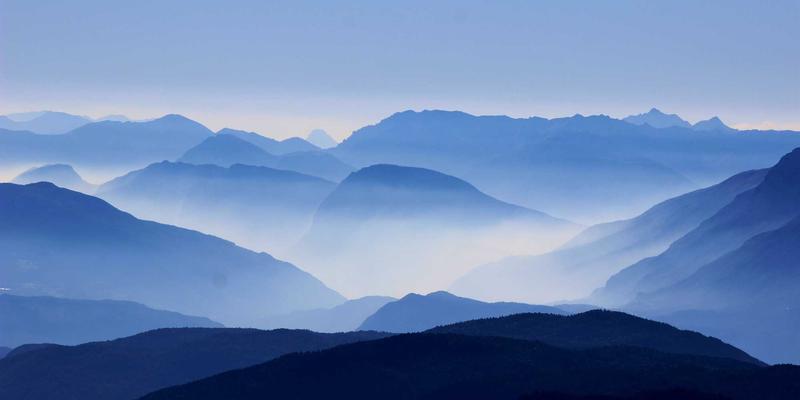 突破物理边界:VXLAN、Geneve与EVPN在超大规模云数据中心的核心实战